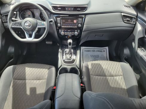 Used 2019 Nissan Rogue SV w/ Premium Package AWD/4WD image 11