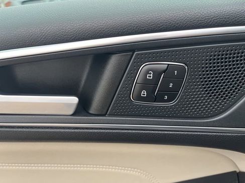 Used 2023 Ford Edge Titanium image 13