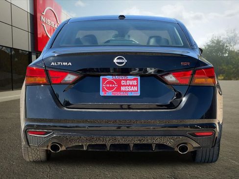 Used 2024 Nissan Altima 2.5 SR FWD image 8