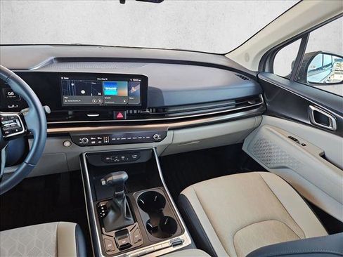 Used 2026 Kia Carnival SX w/ SX Dark Edition Package FWD image 11