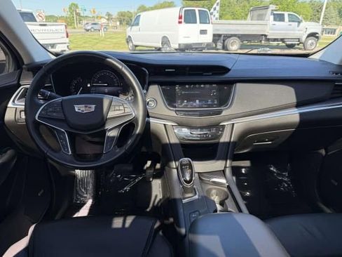 Used 2019 Cadillac XT5 Premium Luxury AWD/4WD image 19