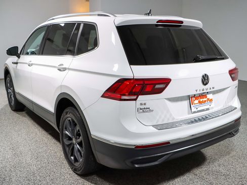 Used 2022 Volkswagen Tiguan SE AWD/4WD image 9