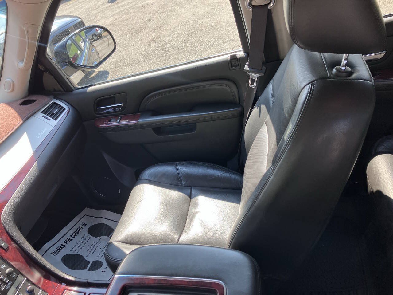 Used 2010 Cadillac Escalade ESV Premium RWD image 13