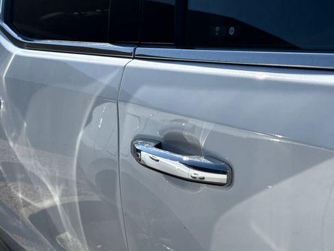 Used 2024 GMC Sierra 1500 SLT image 8