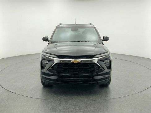 Used 2025 Chevrolet TrailBlazer LT image 2
