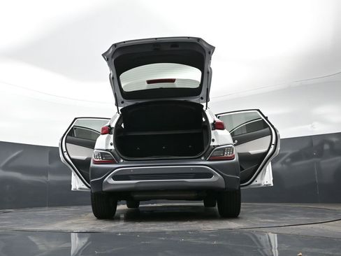 Used 2022 Hyundai Kona Limited image 42