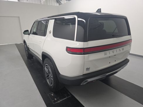 Used 2025 Rivian R1S Adventure AWD/4WD image 3