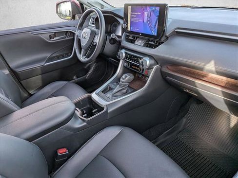 Used 2023 Toyota RAV4 Limited image 19