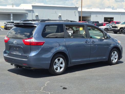 Used 2016 Toyota Sienna LE FWD image 5