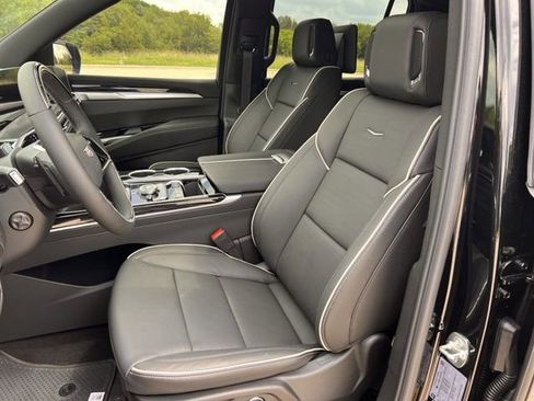 New 2026 Cadillac Escalade ESV Sport w/ Touring Package AWD/4WD image 22