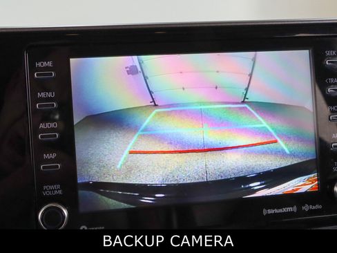 Used 2020 Toyota Highlander XLE FWD image 18