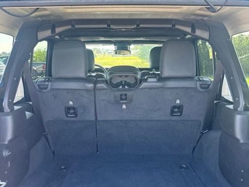 Used 2024 Jeep Wrangler Unlimited Sahara w/ Dual Top Group AWD/4WD image 5