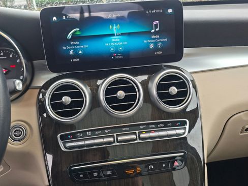 Used 2020 Mercedes-Benz GLC 300 GLC 300 image 15