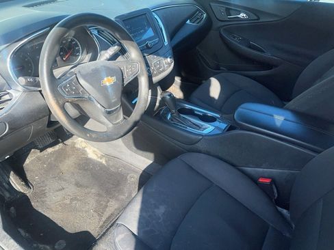 Used 2017 Chevrolet Malibu LT image 7