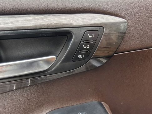 Used 2021 Toyota Highlander Platinum image 11