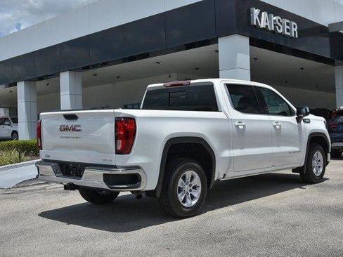 New 2025 GMC Sierra 1500 SLE w/ Preferred Package image 8