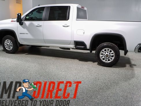 Used 2024 Chevrolet Silverado 2500 LT w/ Convenience Package AWD/4WD image 10