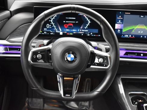 Used 2025 BMW 740i xDrive AWD/4WD image 18