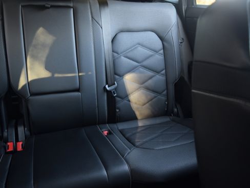 Used 2024 Volkswagen Atlas Cross Sport SE image 16