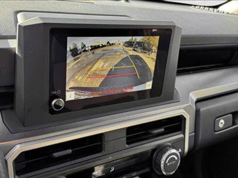 Certified 2025 Toyota 4Runner SR5 AWD/4WD image 14