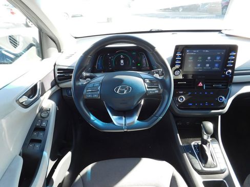 Used 2020 Hyundai Ioniq SE image 8