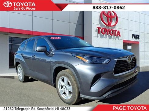 Certified 2023 Toyota Highlander L image 1