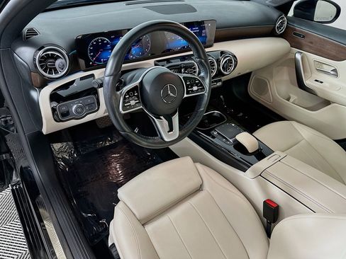 Used 2022 Mercedes-Benz A 220 4MATIC image 9