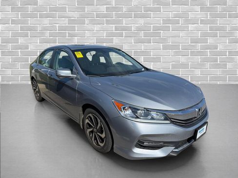 Used 2017 Honda Accord EX-L image 2