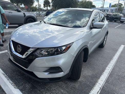 Used 2021 Nissan Rogue Sport S image 3