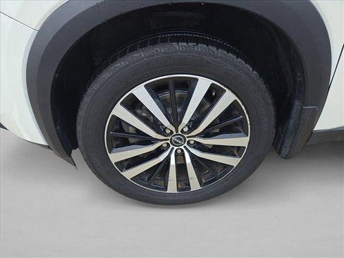 Used 2023 Nissan Pathfinder Platinum w/ Black Appearance Package FWD image 25