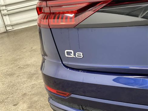 Used 2019 Audi Q8 Premium Plus w/ Premium Plus image 10