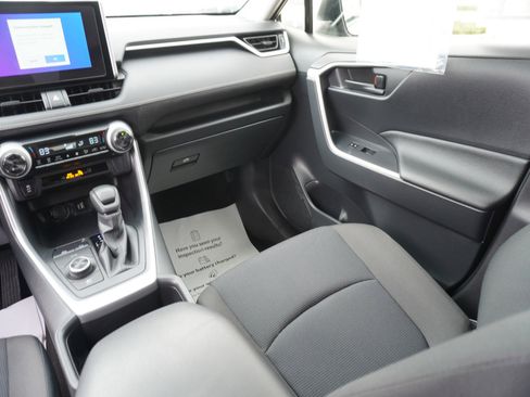 Used 2025 Toyota RAV4 LE image 17