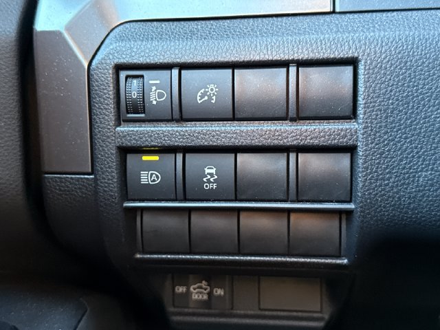 Used 2024 Toyota Tacoma SR5 AWD/4WD image 36