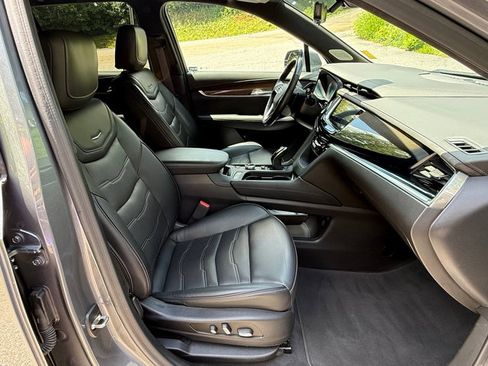 Used 2022 Cadillac XT6 Premium Luxury w/ Platinum Package AWD/4WD image 24
