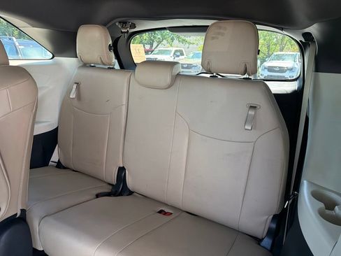 Used 2024 Toyota Sienna XLE AWD/4WD image 13