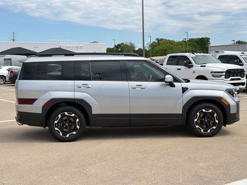 Used 2025 Hyundai Santa Fe SEL image 8