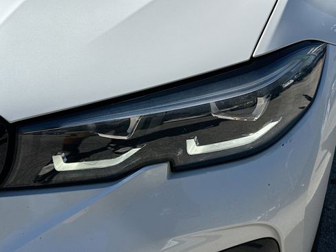 Used 2022 BMW 330i Sedan w/ M Sport Package image 30