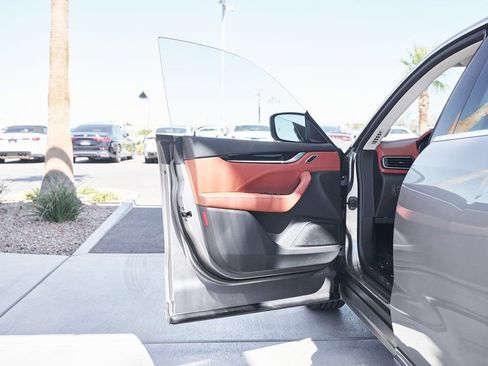 Used 2022 Maserati Levante GT image 16