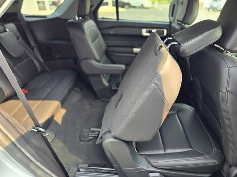 Used 2022 Ford Explorer XLT w/ Equipment Group 202A image 41