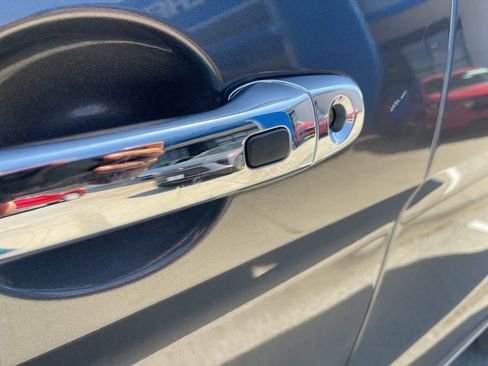 Used 2017 Ford Explorer Limited w/ Equipment Group 303A image 11