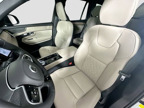 New 2026 Volvo XC90 B6 Core w/ Protection Package Premier image 20