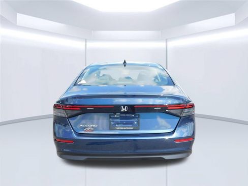 Used 2025 Honda Accord SE image 4