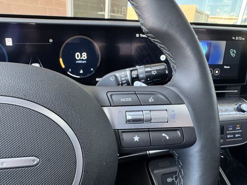 Used 2024 Hyundai Kona Limited image 31