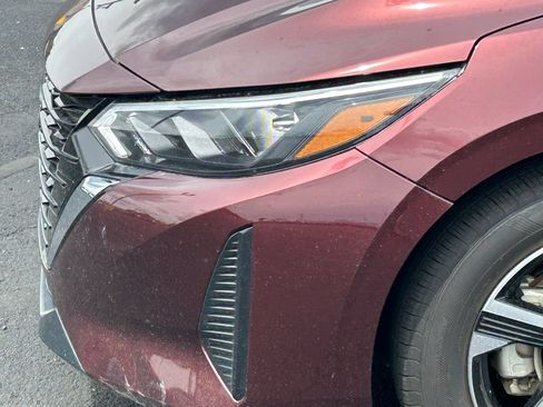 Used 2025 Nissan Sentra SV FWD image 10