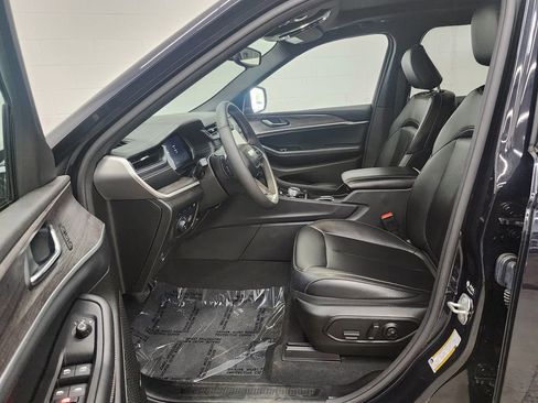Used 2024 Jeep Grand Cherokee Limited 4xe AWD/4WD image 12