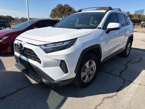 Used 2023 Toyota RAV4 XLE image 1