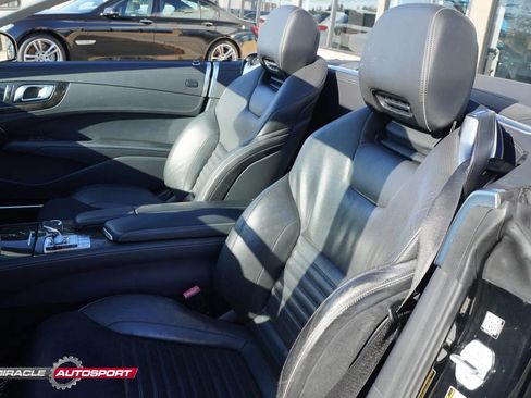 Used 2018 Mercedes-Benz SL 550 image 19