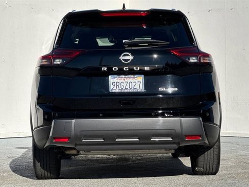 Certified 2025 Nissan Rogue SL w/ SL Premium Package image 5