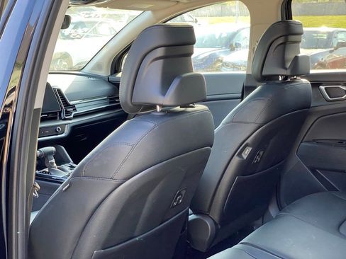 Used 2025 Kia Sportage EX w/ Premium Package image 27