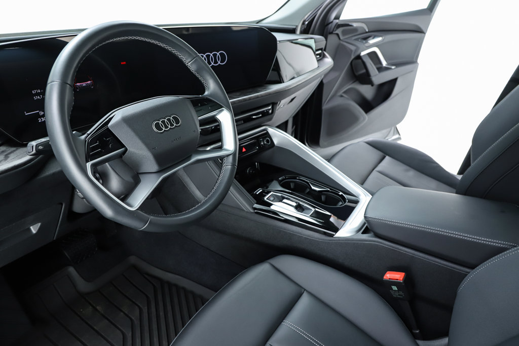 Used 2025 Audi Q5 Premium AWD/4WD image 23